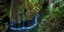 Ενας παραμυθένιος καταρράκτης σε σχήμα καμπάνας κρυμμένος σε δάσος των Βαλκανίων