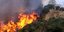 Πυρκαγιά σε κατοικημένη περιοχή στον Κάβο Ισθμίων – Η φωτιά απειλεί σπίτια 