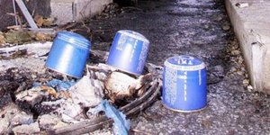 καζάκια στα γραφεία Καλαφάτη