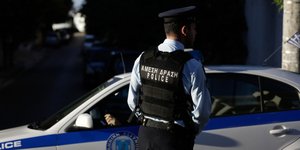 Αστυνομικοί σε περιπολικό (Φωτογραφία: EUROKINISSI/ΣΤΕΛΙΟΣ ΜΙΣΙΝΑΣ)