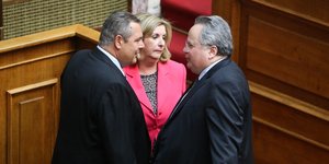 Πάνος Καμμένος και Νίκος Κοτζιάς στη Βουλή