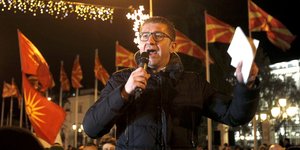 Ο Κρίστιαν Μιτσκόσκι με μπουφάν