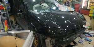 Αυτοκίνητο σε σούπερ μάρκετ