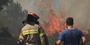 ΦΩΤΙΑ ΣΤΑ ΒΙΛΙΑ | από το iefimerida.gr