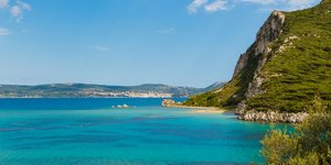 Η νήσος Σφακτηρία και στο βάθος η Πύλος