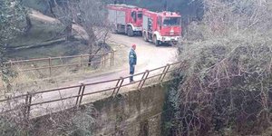 Κέρκυρα: Η πυροσβεστική διέσωσε 10χρονο που έπεσε από γέφυρα και εγκλωβίστηκε