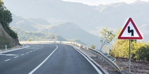 Οδήγηση αυτοκινήτου σε στροφές