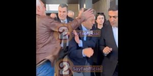 Η στιγμή της επίθεσης στον Οζγκιούρ Οζέλ/Φωτογραφία:X