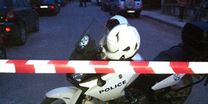Στην Αχαΐα αναζητούν τους δράστες που γάζωσαν με σφαίρες τους αστυνομικούς