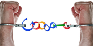 H Google αποδέχεται το «δικαίωμα στη λήθη»: Πώς συμμορφώθηκε με τη δικαστική από