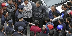 Προσπάθησε να μεταφέρει τη νεκρή κόρη του με λεωφορείο μέσα σε τσάντα - Δεν είχε