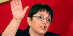 Παπαρήγα: H κρατική τηλεόραση έχει γίνει παράρτημα του ΣΥΡΙΖΑ
