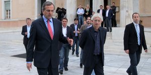 Ο Σαμαράς με τα πόδια από τη Βουλή στο υπουργείο Οικονομικών για να δει τον Στου