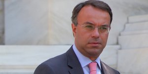 H κυβέρνηση σχεδιάζει την αναγνώριση προϋπηρεσίας των δημοσίων υπαλλήλων στον ιδ